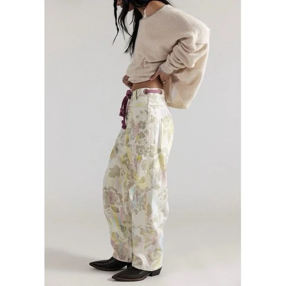 Free People Moxie Printed Floral Flocked Ivory Barrel Boyfriend Jeans 29 NWT